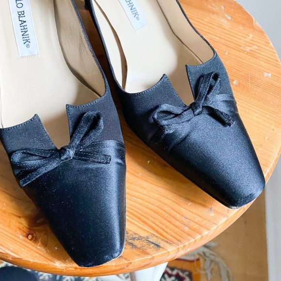 Vintage Manolo Blahnik Black Satin Classic Kitten Heel Heels w Bow Accent 37 - Picture 5 of 11